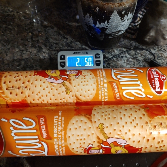 Two PACKAGES: scrumptiousness of Hellema Fourre pumpkin sandwich biscuits sealed - Picture 8 of 8